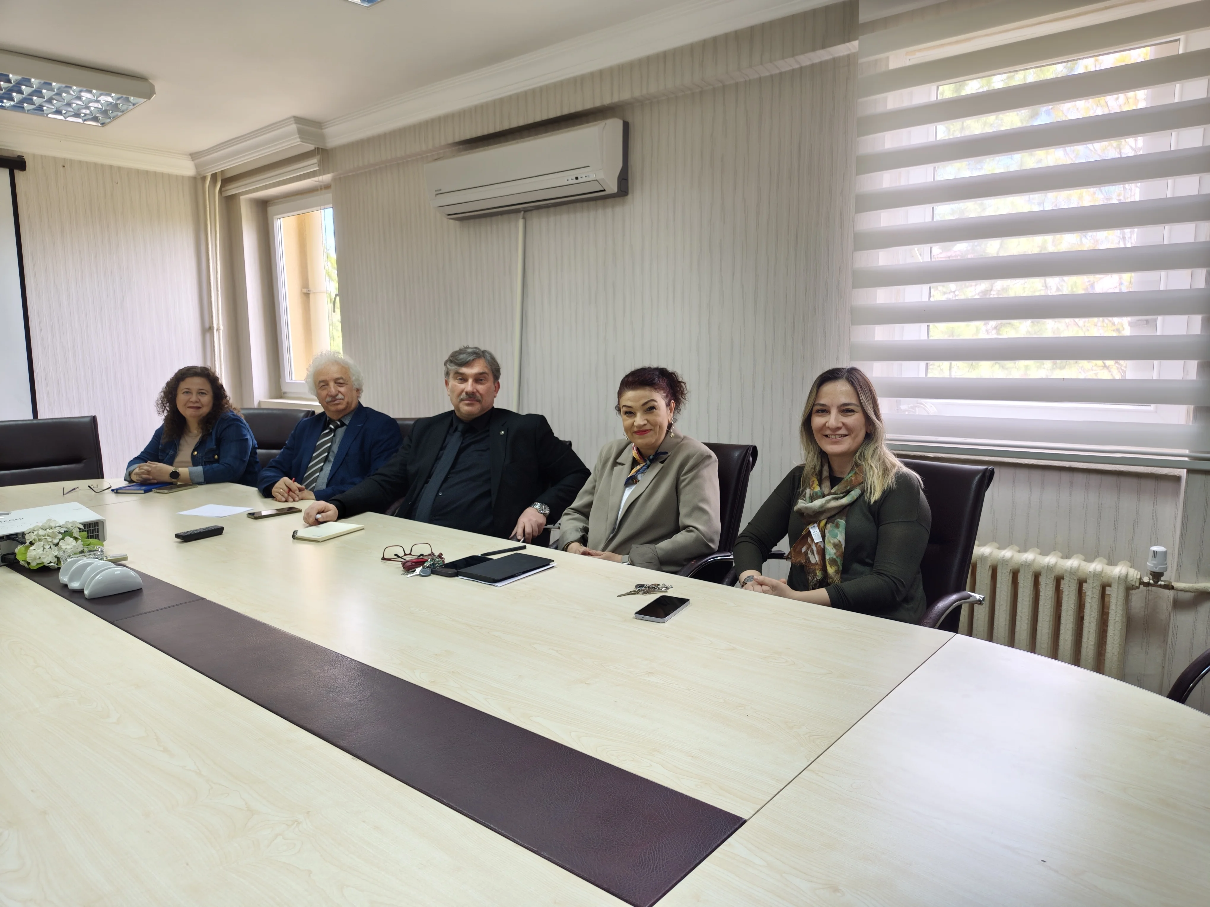 Karşılaştırmalı Edebiyat Bölümü Akademisyenleri ARDEK ile Bir Araya Geldi